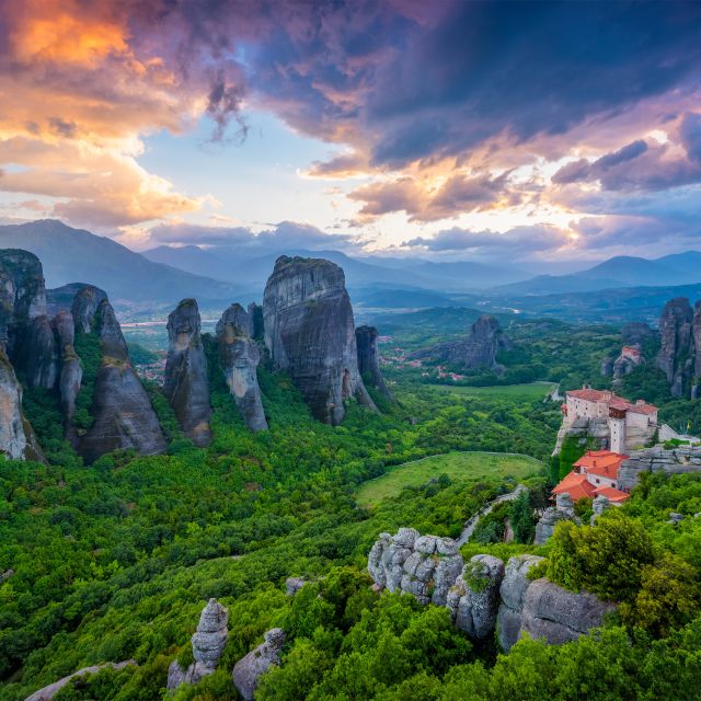 Meteora: Private Day Trip From Thessaloniki - Itinerary Breakdown