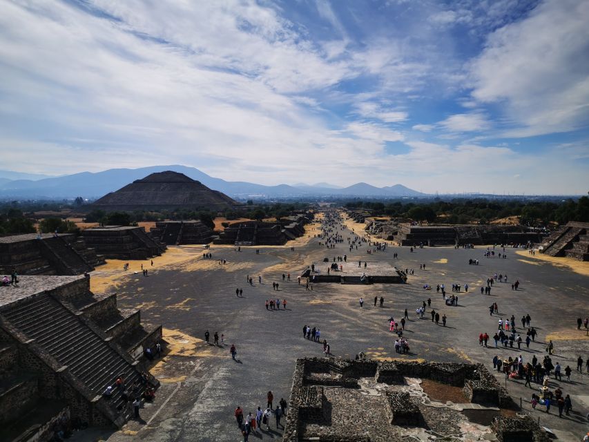 Mexico City: Teotihuacan, Acolman & Piñatas Private Tour - Climbing the Pyramids of the Sun and Moon