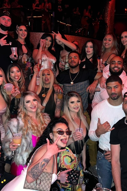 Miami: Hip Hop Party Bus, Open Bar and Nightclub Tour - Unlimited Drinks at Open Bar