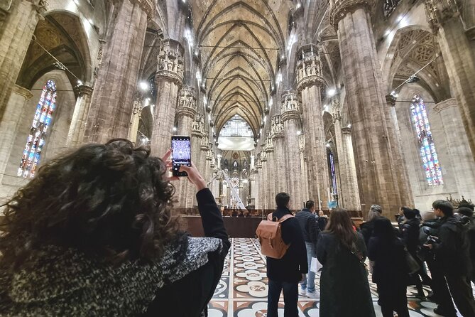 Milan: Highlights Walking Tour With Cathedral and Rooftops - Discovering the Duomo Rooftop