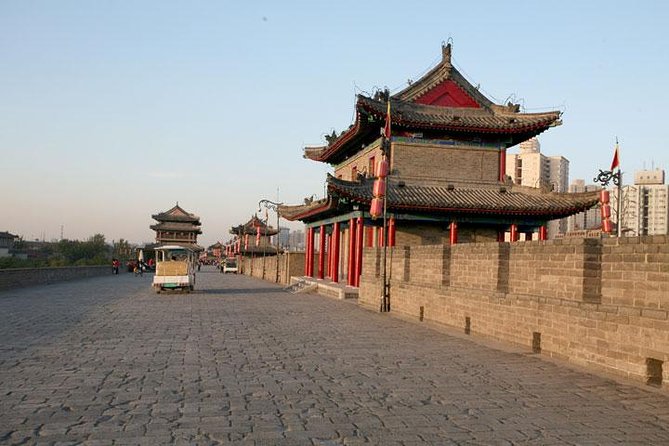Mini Group Xian Day Tour to Terracotta Army, City Wall, Pagoda and Muslim Bazaar - Discover the UNESCO-listed Terracotta Warriors