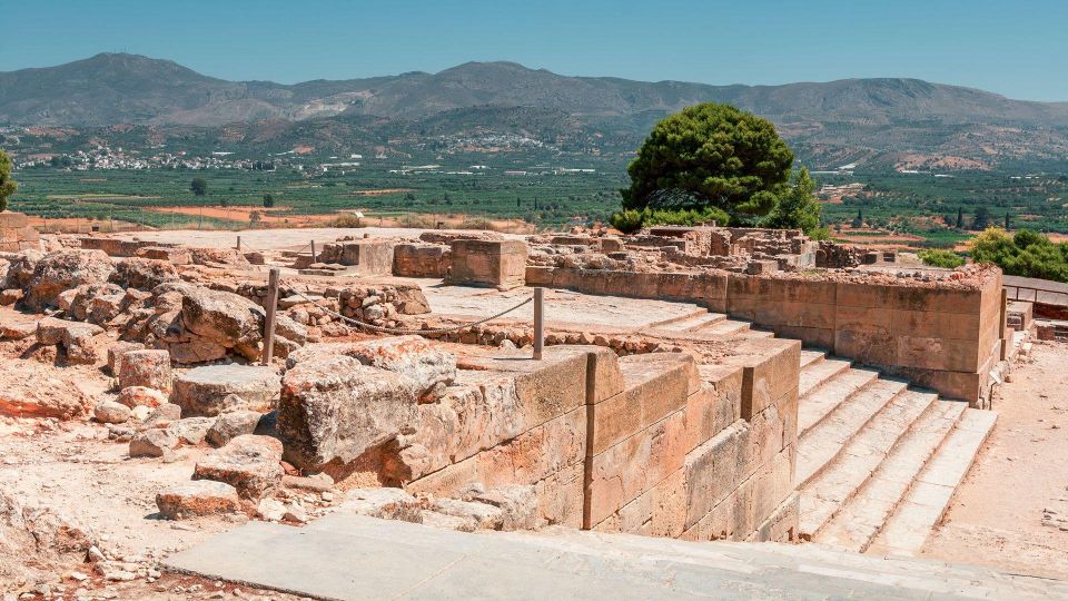 Minoan Luxuries: Ancient Palaces, Messara Wineries & Matala - Highlights of the Itinerary