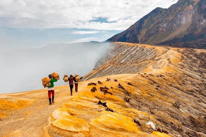 Mount Ijen: Electric Blue Fire Tour (2D1N - Private & All-Inclusive) - Inclusions and Amenities