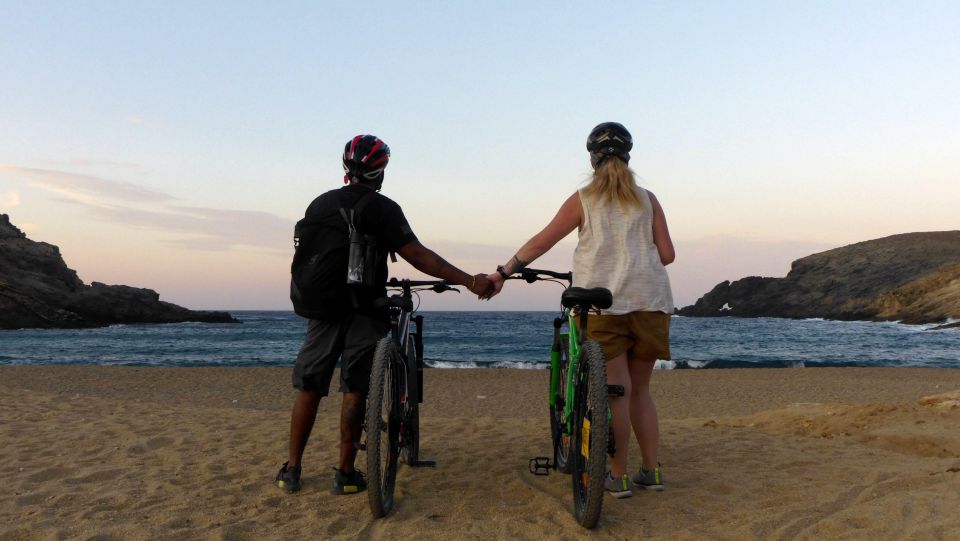 Mykonos Romantic Bike Tour With Private Picnic at the Beach - Itinerary Highlights