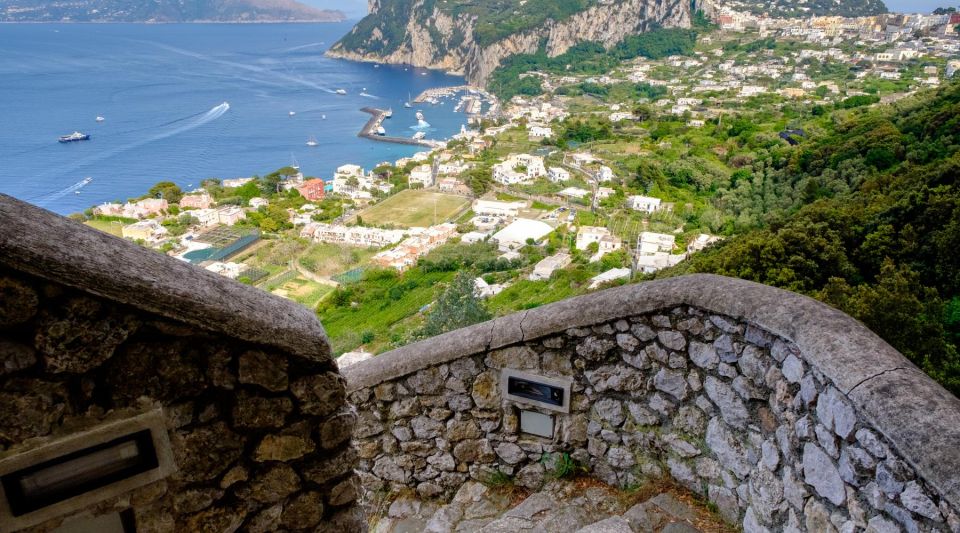 Naples: Capri Island by Hydrofoil - Exploring Capris Main Square