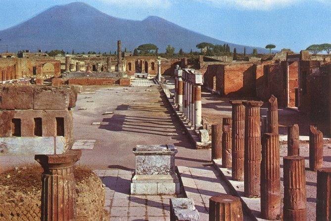 Naples Shore Excursion Mt Vesuvius and Pompeii Day Trip - Exploring Pompeii