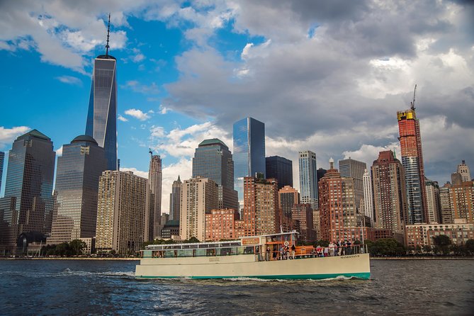 New York City Bright Lights Skyline Cruise on Yacht - Onboard Amenities