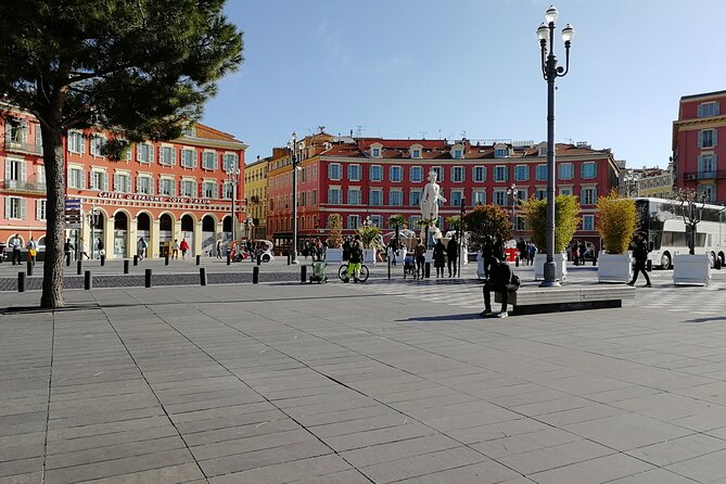 Nice Small-Group Old Town & Castle Hill Cultural Walking Tour With a Local Guide - Highlights of the Old Town