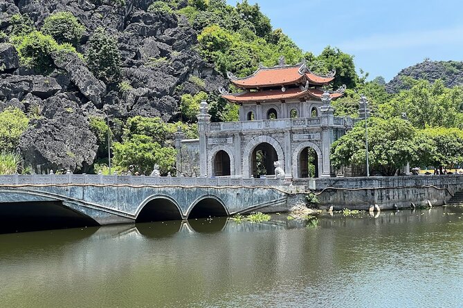 Ninh Binh Full Day Trip From Hanoi To Hoa Lu, Trang An, Mua Cave - Health and Safety Tips