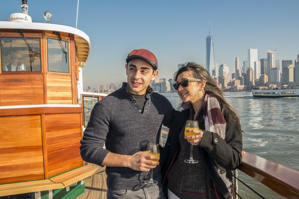 Nyc: Manhattan Skyline Brunch Cruise With a Drink - Brunch and Beverage Service