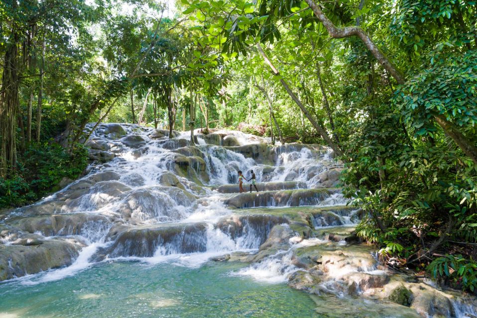 Ocho Rios: Full Day Powerboat Trip to Dunns River Falls - Duration and Group Size