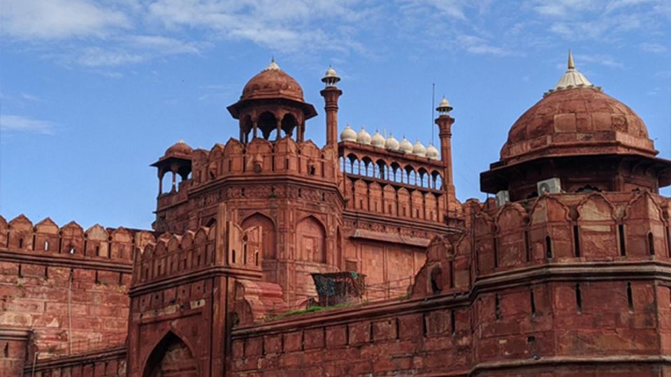 Old and New Delhi Uncovered: Private Guided Full-Day Tour - Itinerary Highlights