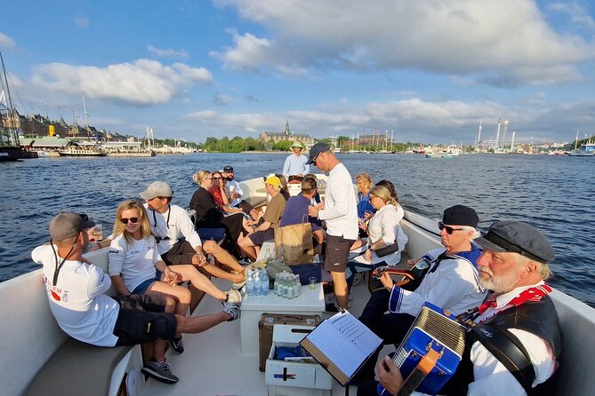 Open Electric Boat Ride in Stockholm - Key Features of the Boat