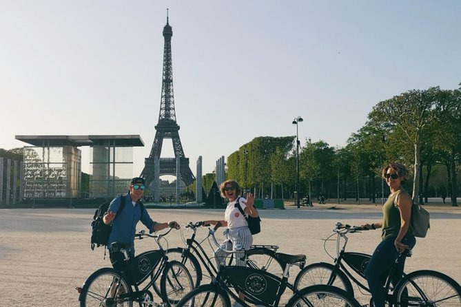 Paris Evening City of Lights Small Group Bike Tour & Boat Cruise - Itinerary and Highlights