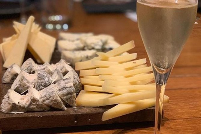 Paris Wine Tasting Plus Cheese Lunch With an Expert Sommelier - Tasting Room and Setting