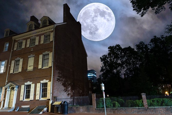 Philly Ghosts: Phantoms of Philadelphia Tour - Group Size and Accessibility