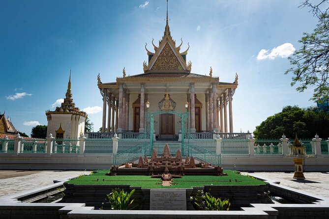 Phnom Penh Historical Tour - Itinerary Highlights