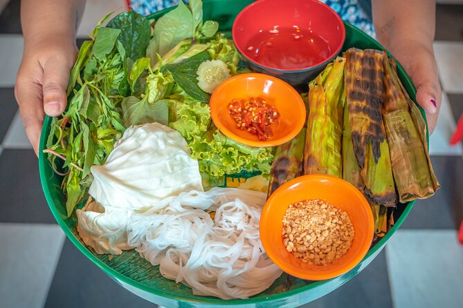 Phnom Penh's Culinary Underground: Local Food Tour by Tuk-tuk - Personalized Group Size