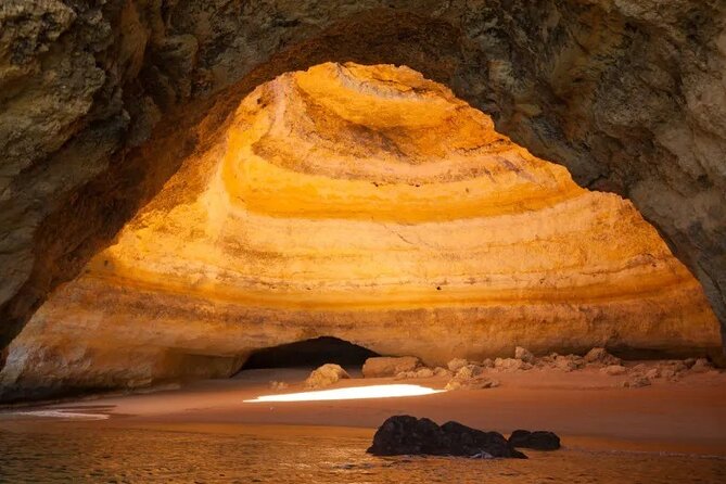 Portimão Private Boat Tour Caves Circuit and Coast Sightseeing - Meeting and End Points