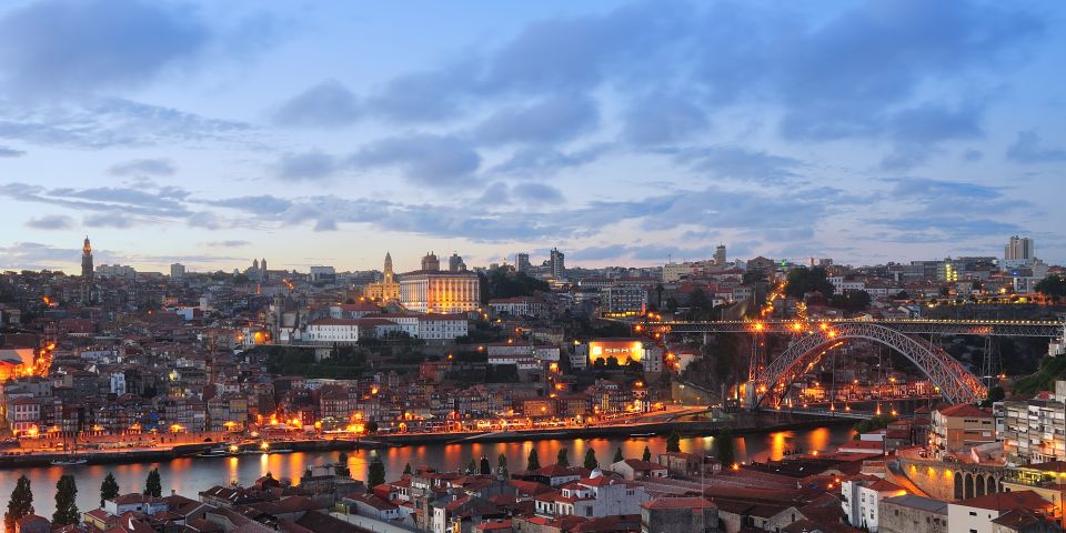 Porto: Fado Dinner Show and Night Tour | All Included - Explore Portos Culture