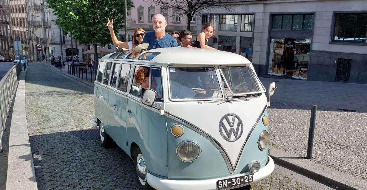 Porto: Volkswagen Kombi Van Tour - Downtown - Group Size and Languages