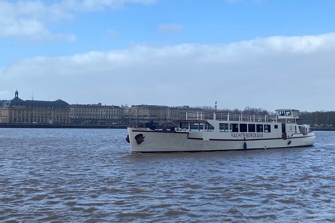 Prestige Commented Cruise Glass of Wine and Canelé in Bordeaux - Included Amenities and Offerings