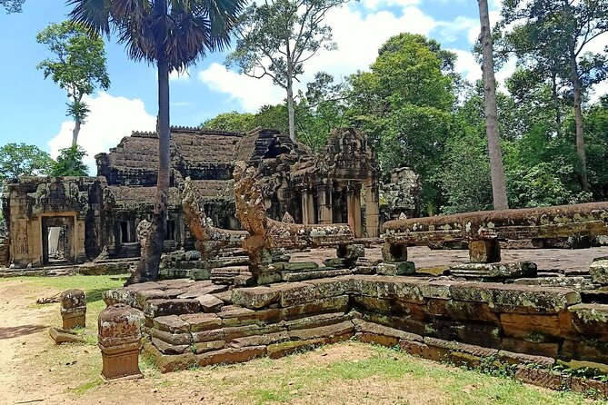 Private Angkor Wat Guided Sunset Tour - Inclusions and Amenities