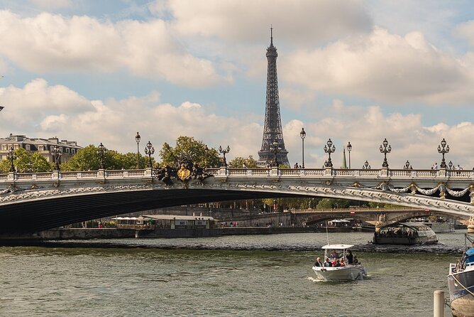 Private Cruise to Discover Paris - Tour Details and Amenities