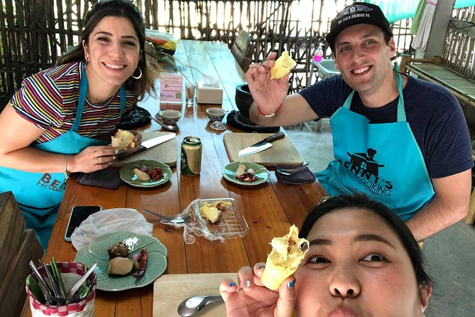 Private Dinner Cooking Class With Benny in Chiang Mai - Exploring the Local Food Market