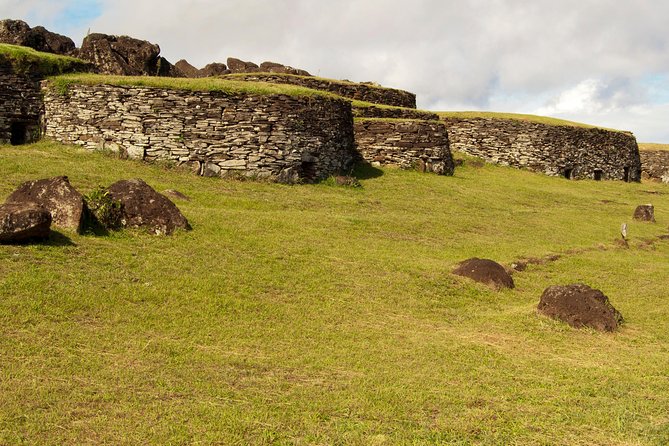 Private Full-Day Easter Island Highlights North and West - Key Landmarks Explored