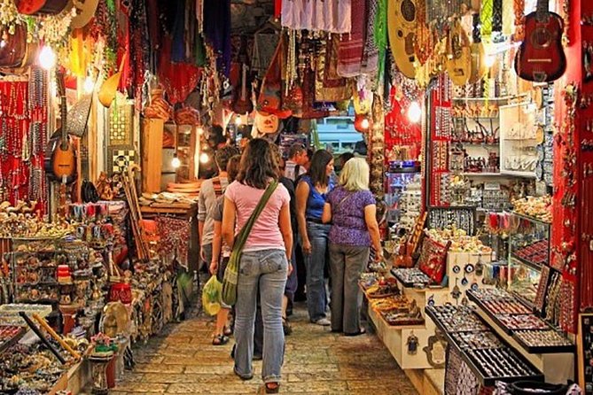 Private Guided Delhi Shopping Tour With Transfers - Pickup and Communication Details