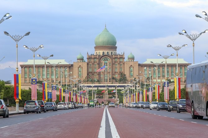 Private Half-Day Putrajaya Tour With Lake Cruise From Kuala Lumpur - Itinerary Highlights