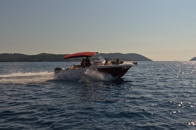 Private Luxury Speedboat Tour-Islands, Caves, Beaches, Snorkeling - Included Amenities