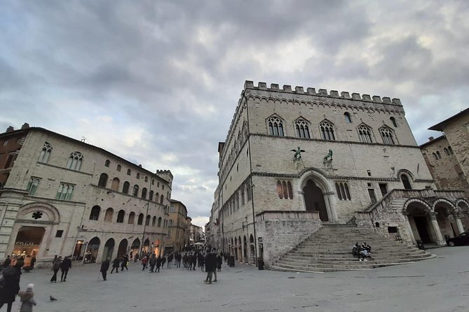 Private Perugia Walking Tour With Official Guide - Meeting and Logistics