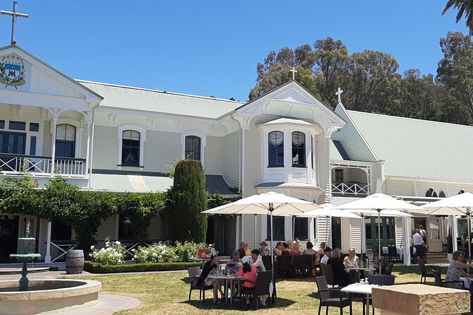 Private Prestigious Wine Tour in Napier - Meeting and Pickup Details