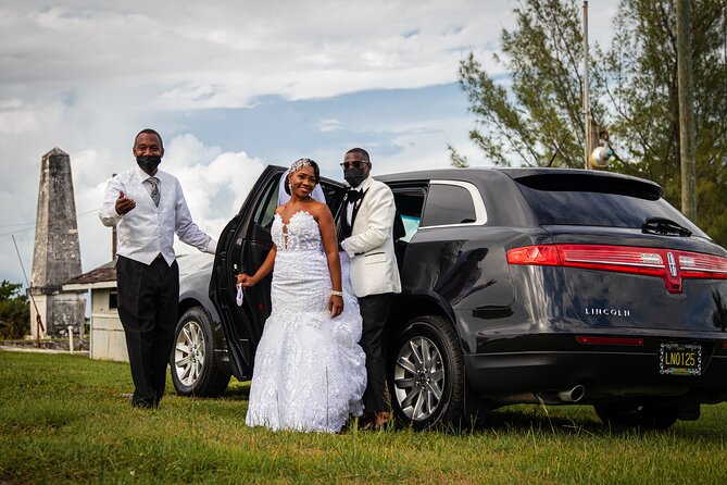 Private Roundtrip Luxury Sedan Transfer - Meeting and Pickup Details