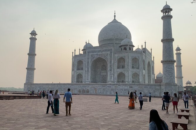 Private Sunrise Taj Mahal and Agra Fort Tour From Delhi To Agra- by AC Car - Meeting and Pickup Information