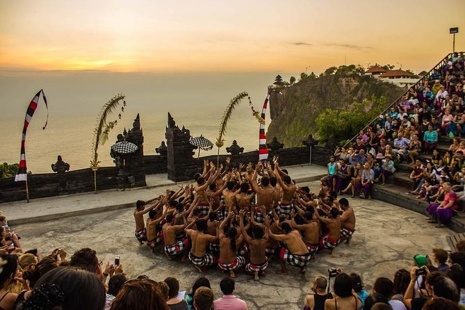 Private Tour Bali Beaches and Uluwatu Temple With Dinner - Uluwatu Temple Visit