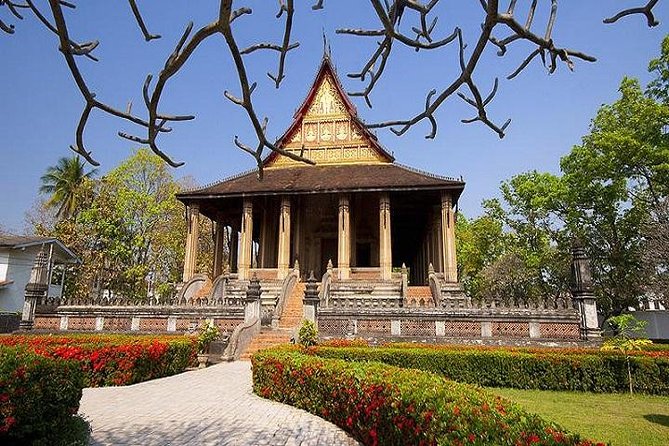 Private Tour: Vientiane City Tour Full Day With Buddha Park - Inclusions and Amenities