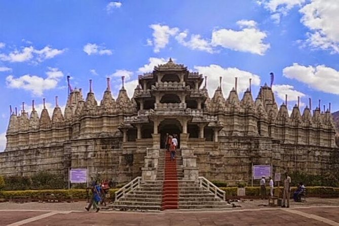 Private Transfer From Jodhpur To Udaipur Via Ranakpur Jain Temple - Included Services in the Transfer