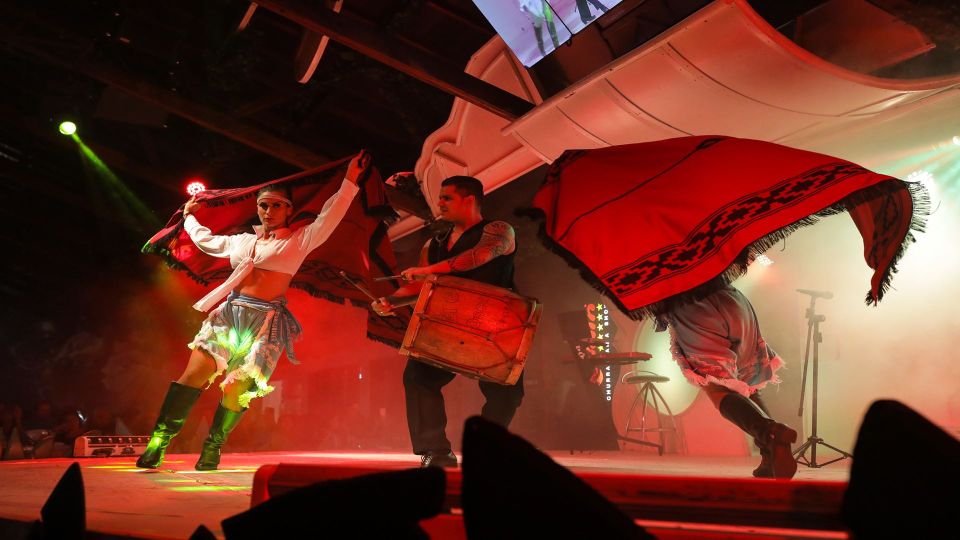 Puerto Iguazu: Rafain Steakhouse Dinner & Show - Experience Highlights