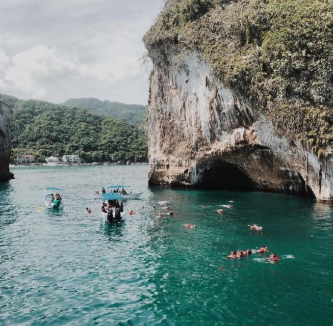 Puerto Vallarta: Los Arcos Islands Boat Tour and Snorkeling - Exploring the Marine Park