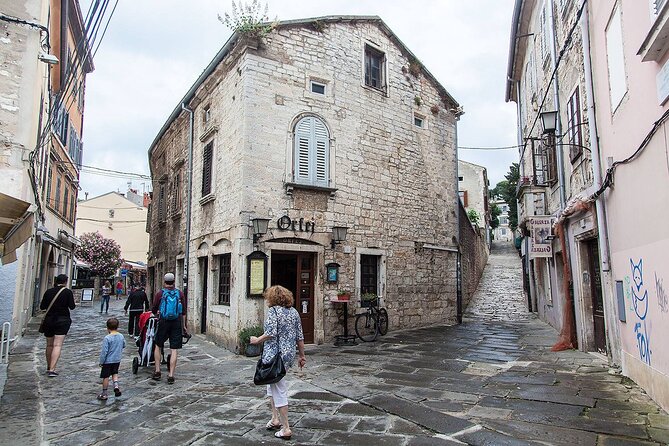 Pula Essentials Walking Tour - Tour Itinerary and Schedule
