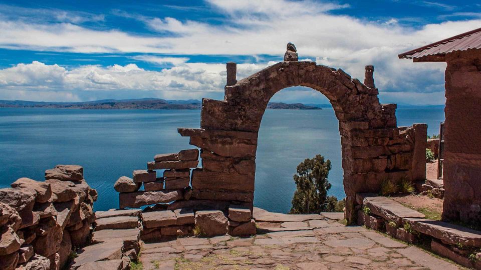Puno: Full-Day Tour of Lake Titicaca and Uros & Taquile - Cultural Highlights of Uros