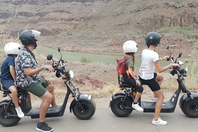 Rent an E-Scooter Chopper 2 Seater : Playa Del Ingles,Maspalomas and Meloneras - Included Amenities