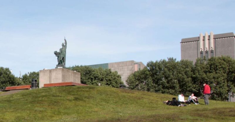 Reykjavik: Guided City Walking Tour - Itinerary Highlights