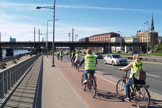 Riga Highlights Bike Tour - Key Features of the Tour