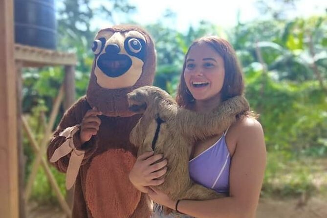 Roatan Wild Side Monkyes and Sloth Hangout Iguana and Snorkeling - Unique Wildlife Encounters