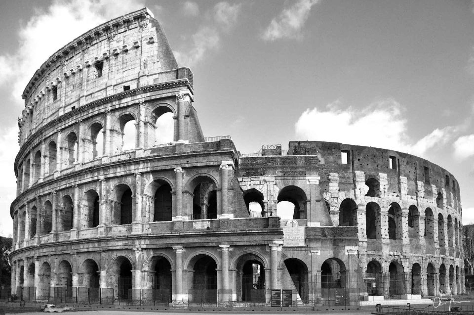 Rome: Colosseum & Appian Catacombs Tour With Transfer - Colosseum Highlights