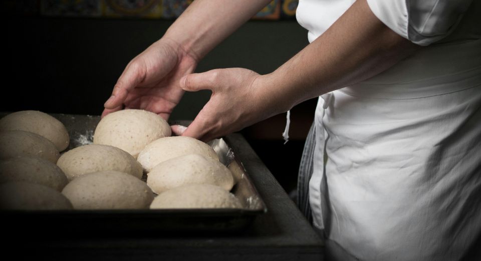 Rome: Cooking Class With a Master Neapolitan Pizzaiolo - Experience Highlights